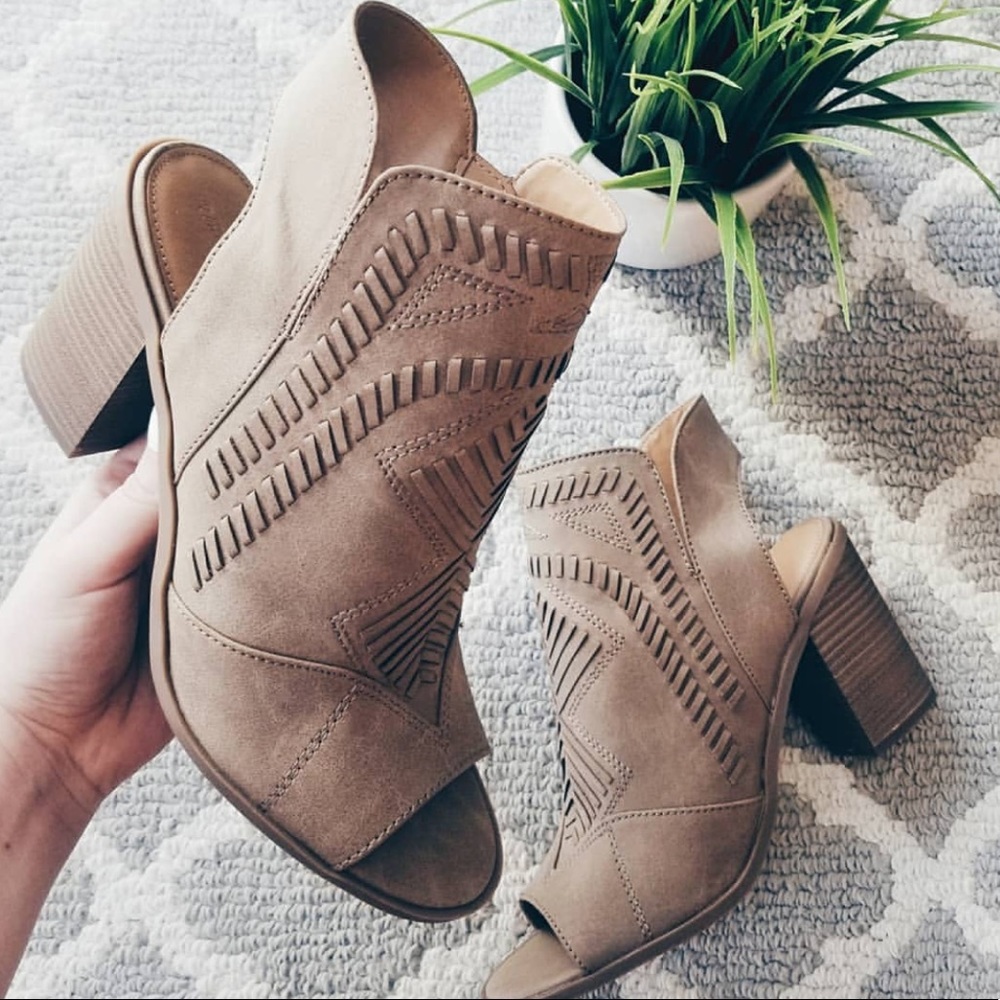 SOLD ON OFFER UP Open-toe ankle booties